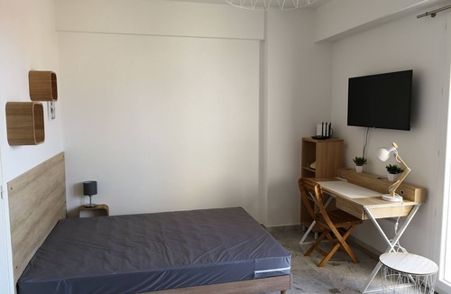 Liberation Apartment | T1 Nice Center 30m² Wifi Bright calm 2 steps from the streetcar stop