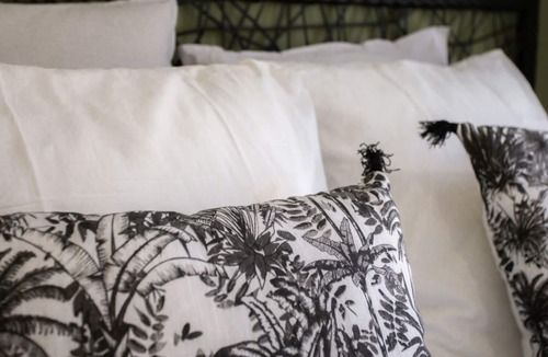 Quartier du Port Apartment | T2 Papon: Parking- air-conditioned - terrace & wifi