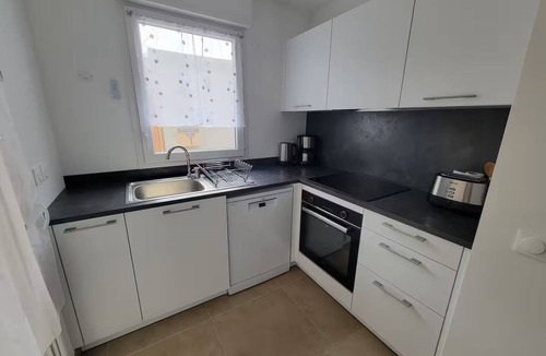 Frejus Plage Apartment | Terra Tosca – Sunny & Stylish Apartment – 2 Min Walk to Fréjus Beach!