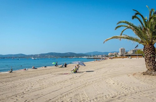 Frejus Plage Apartment | Terra Tosca – Sunny & Stylish Apartment – 2 Min Walk to Fréjus Beach!