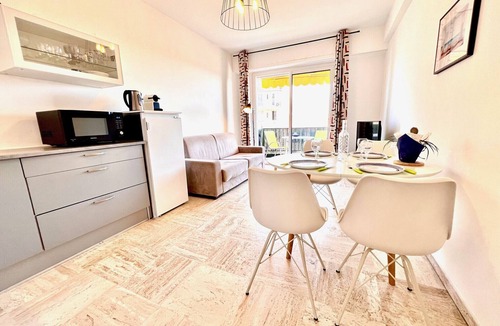 La Californie Apartment | Terrasse Bougainvillees
