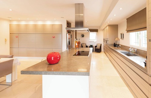 Mougins Villa | Terrific 5-bedroom villa with AC in charming Mougins