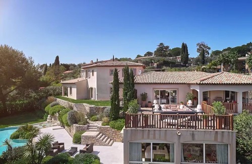 Mougins Villa | Terrific 5-bedroom villa with AC in charming Mougins