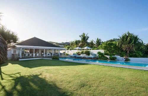 Mushroom Bay Villa | The Beach House Sandy Bay