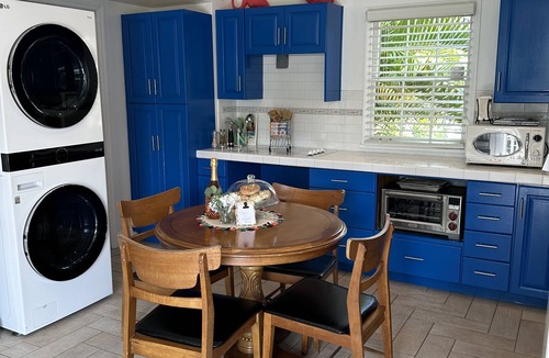 College Park Cottage | The Coach House- Entire Home - 2 bedroom/3 bath Orlando getaway!