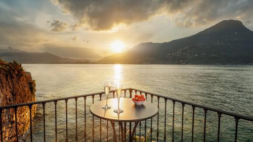 Blevio Apartment | The dock of Villa Sardagna