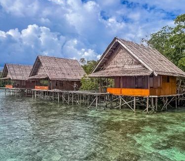 Sawinggrai House | THE Drift Wood House