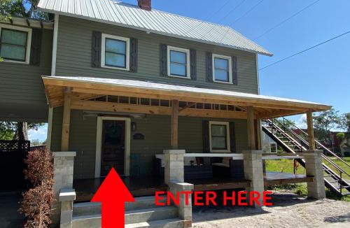 Sanford Apartment | The Front Porch