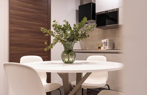 Rione III Colonna Apartment | The Heritage – Sleeps 4, Between Spanish Steps & Trevi, Rinascente View