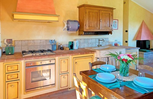 Colle di Val d'Elsa Cottage | The independent Capannina on the Tuscan hills