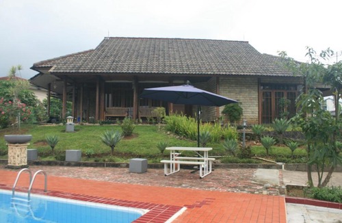 Cipanas Villa | The Kahayang Villa