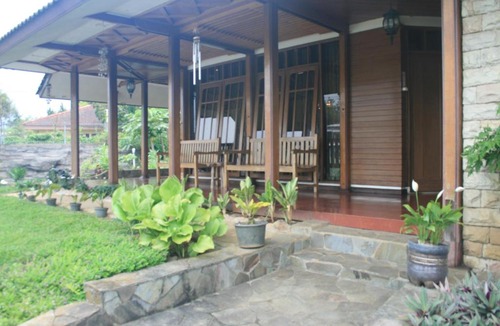 Cipanas Villa | The Kahayang Villa