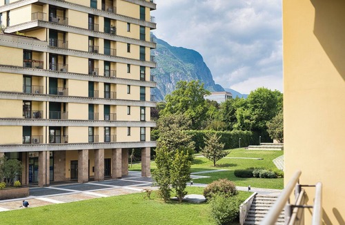 Lecco Apartment | The Lake Whale - One Bedroom Apartment, Sleeps 4