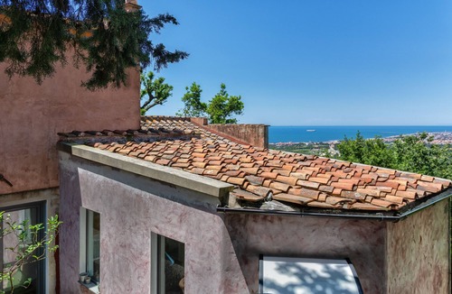 Livorno Apartment | "The Little House in the Woods "