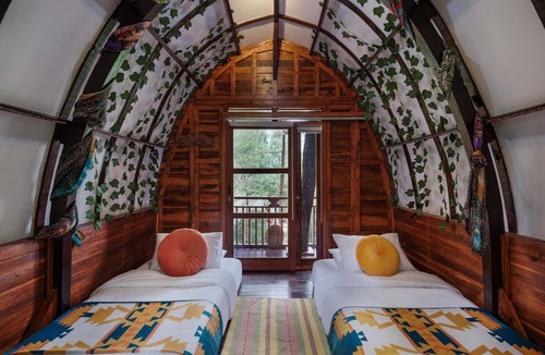 Lembang Resort | The Lodge Maribaya