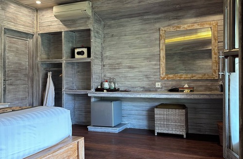 Mushroom Bay Bed & Breakfast | The Niti Hut's