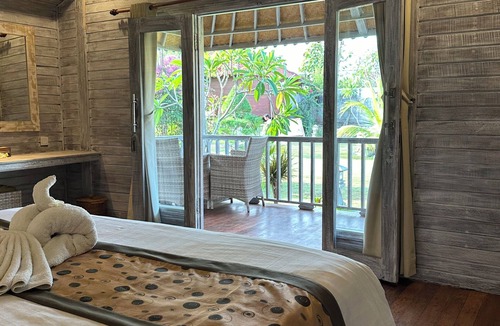 Mushroom Bay Bed & Breakfast | The Niti Hut's