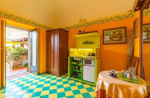 Meta Villa | The Orchid Corner Guesthouse 🇮🇹