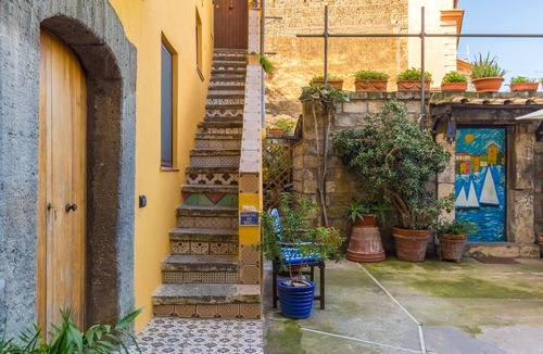 Meta Villa | The Orchid Corner Guesthouse 🇮🇹