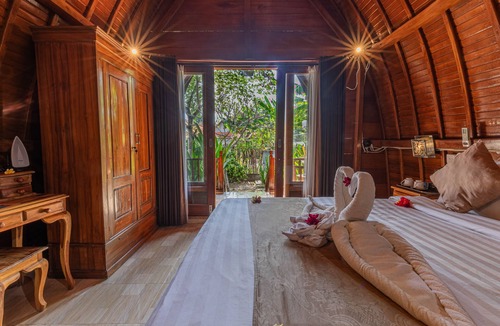 Sampalan House | The Peace Arta Bungalow