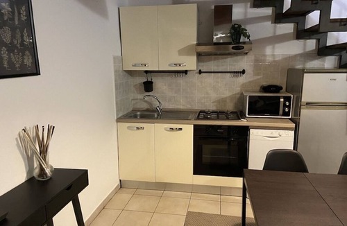 Livorno Apartment | The Upper House is an apartment with lofts