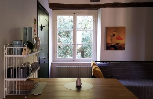 Lucca Apartment | The window on the park