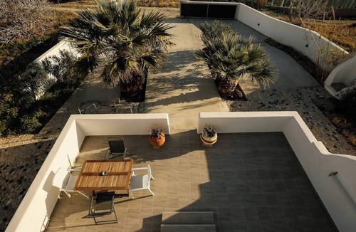 Perissa Condo | Thera cycladic house at Perissa , Santorini by MPS