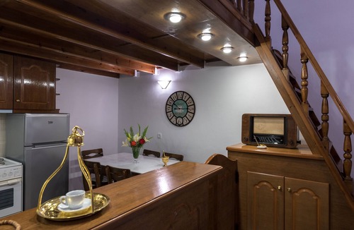 Imerovigli Villa | This immaculate, 80 m^2 and fully equipped Villa invites comfort and tranquility