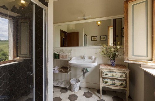 Poggibonsi Villa | Timeless elegance