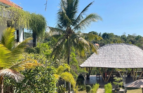 Sampalan Villa | Tinggian Hill Retreat