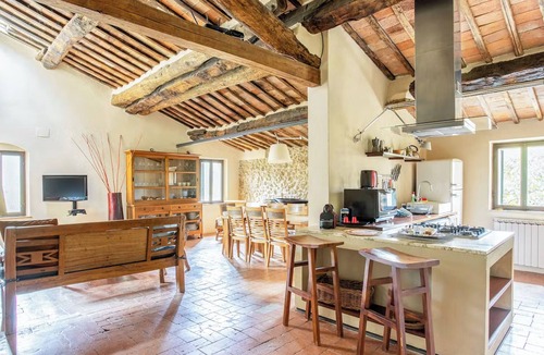 Brenna Apartment | Tiziano-Leonardo - Villa Amedeo Tuscan countryside