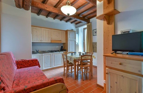 Castel del Piano Apartment | To complete