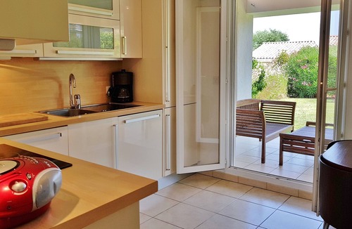 La Croix des Gardes Villa | To discover Villa Cannes 8 people. Close to beaches & center. Wireless. 2 swimming pools