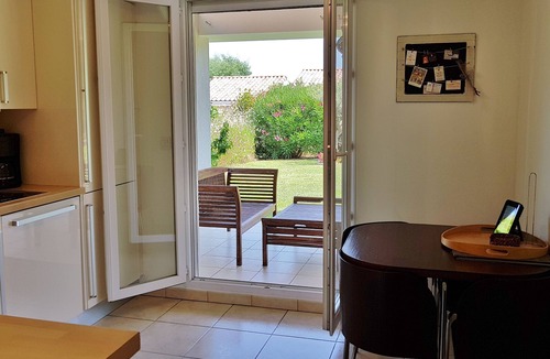 La Croix des Gardes Villa | To discover Villa Cannes 8 people. Close to beaches & center. Wireless. 2 swimming pools