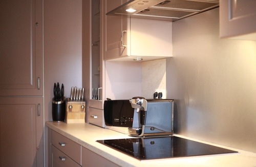 Sainte-Maxime City Centre Apartment | Top Floor Apartment in Beautiful Tree Lined Street