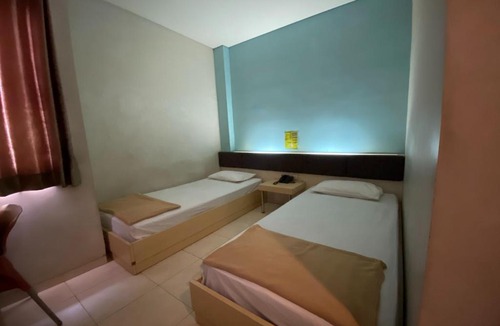 Surabaya Hotel | Townhouse Oak Hotel Niaga Surabaya