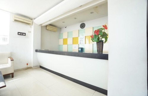 Surabaya Hotel | Townhouse Oak Hotel Niaga Surabaya