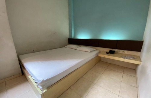 Surabaya Hotel | Townhouse Oak Hotel Niaga Surabaya
