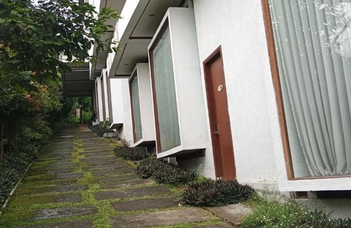 Ciburial Hotel | Townhouse Oak Hotel Pondokan Tjiburial