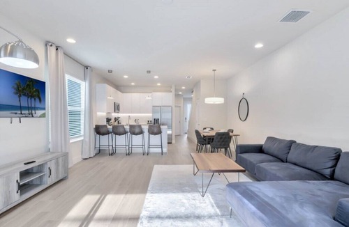 Woodridge House | TR17226 – Stylish 4-Bedroom home with Private Pool & Club Access near Disney