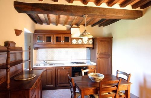 Cortona House | Traditional Tuscan manor in the countryside with private pool, BBQ, pizza oven
