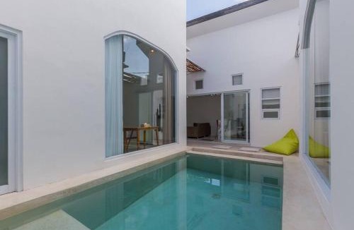 Denpasar Villa | Tranquil Mediterranean Villa Kerobokan WCS