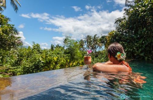 Rangdu Villa | Treasure of Bali, 3BR villa, infinity pool, staff
