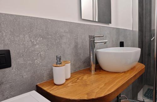 Clusone Apartment | Trilo Orologio