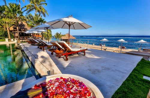 Candi Dasa Villa | Tropical Contemporary Style 4BR Villa, Ocean View - 8Min Drive to Baliana Beach!
