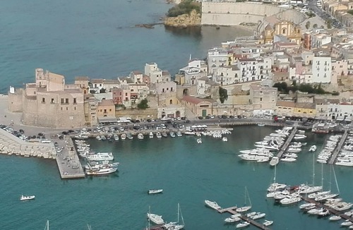 Castellammare del Golfo Apartment | Tulip Apartment WIFI FREE Rainbow Apartments. CIR 19081005C225345.