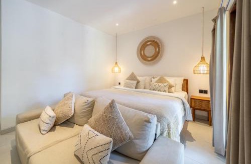 Kuta Villa | Tuluscoliving Villa Legian 4 Bedrooms and 4 Bathroom