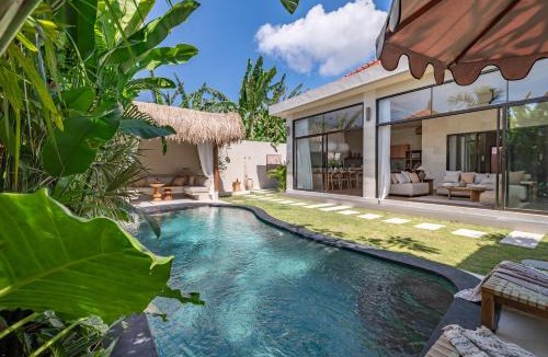 Batubelig Villa | Tuntas Estate - 3 Bedroom Villas with Pools - Central Seminyak