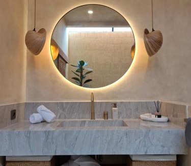 Batubelig Villa | Tuntas Estate - 3 Bedroom Villas with Pools - Central Seminyak