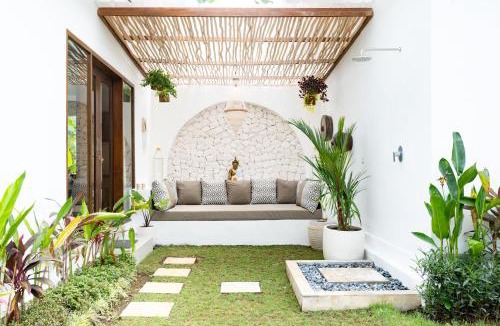 Batubelig Villa | Tuntas Estate - 3 Bedroom Villas with Pools - Central Seminyak